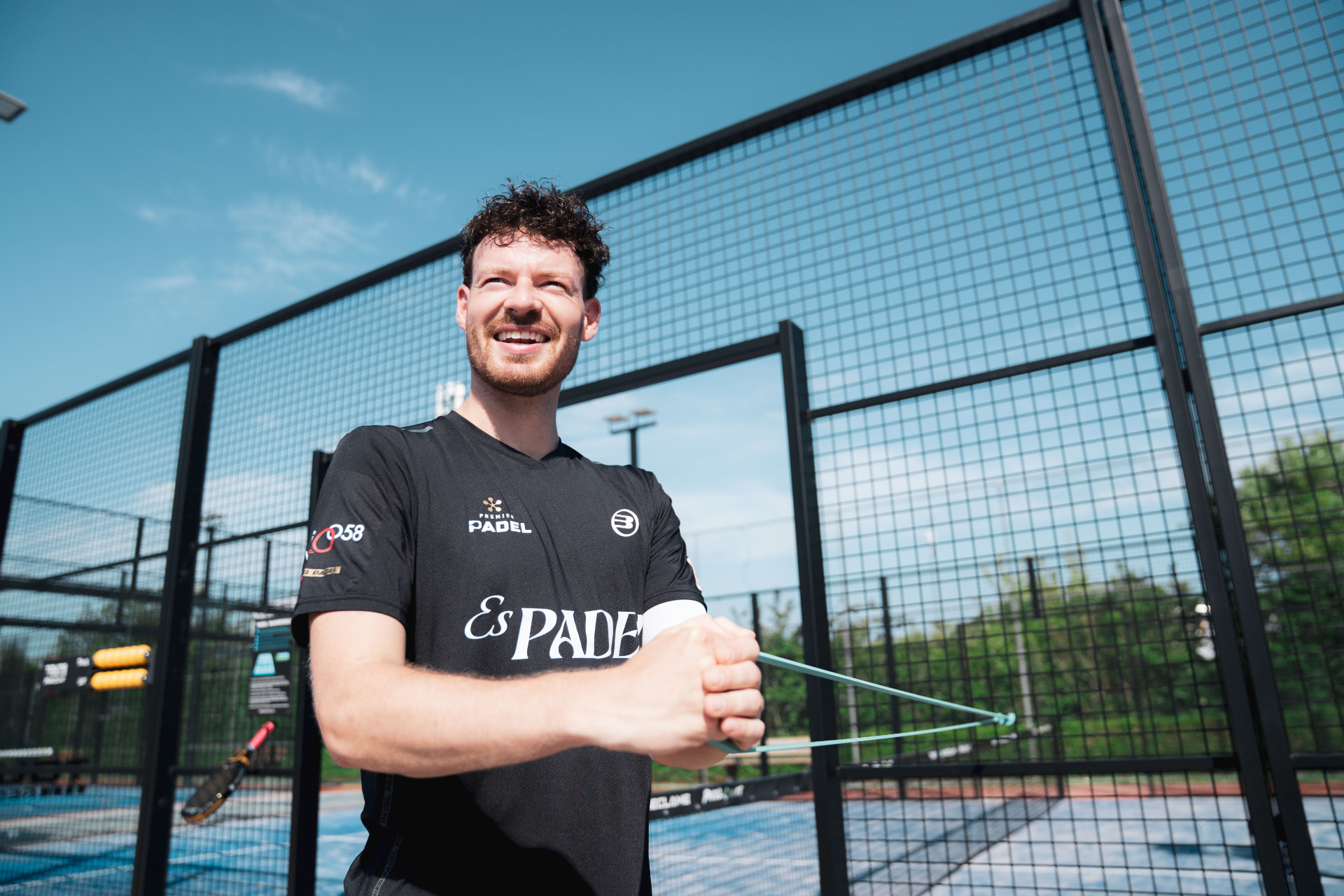 Padelspeler tijdens training