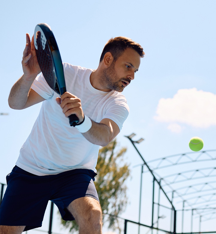 Padeltraining tijdens reis naar Alicante